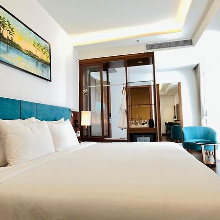 Maximilan Danang Beach Hotel Dış mekan fotoğraf