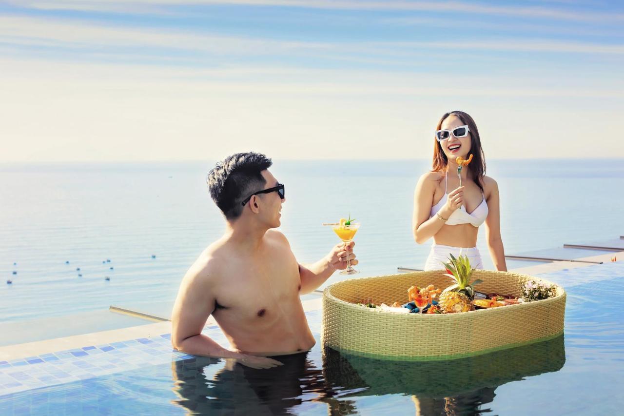 Maximilan Danang Beach Hotel Dış mekan fotoğraf