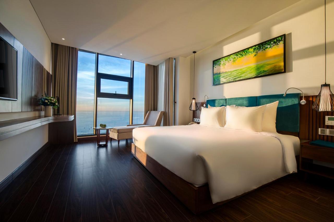 Maximilan Danang Beach Hotel Dış mekan fotoğraf