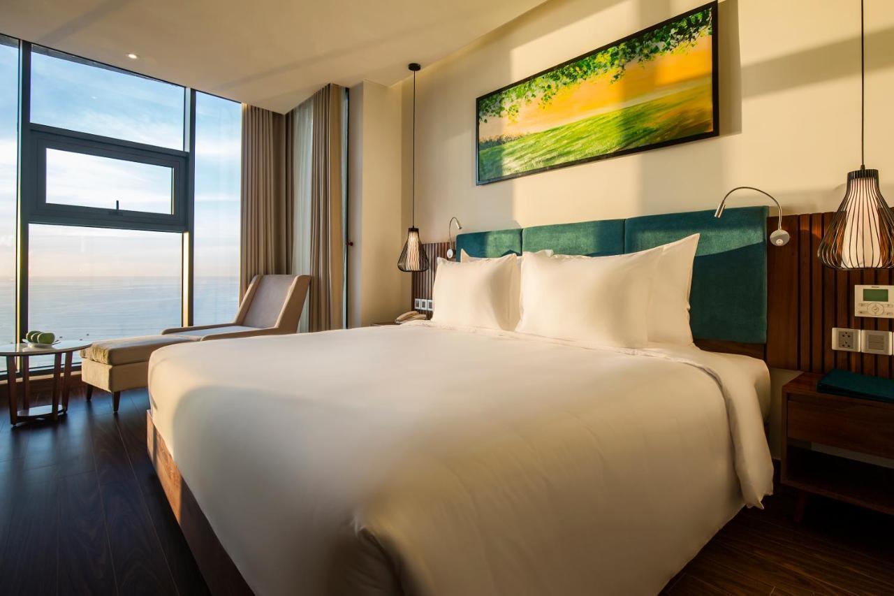 Maximilan Danang Beach Hotel Dış mekan fotoğraf