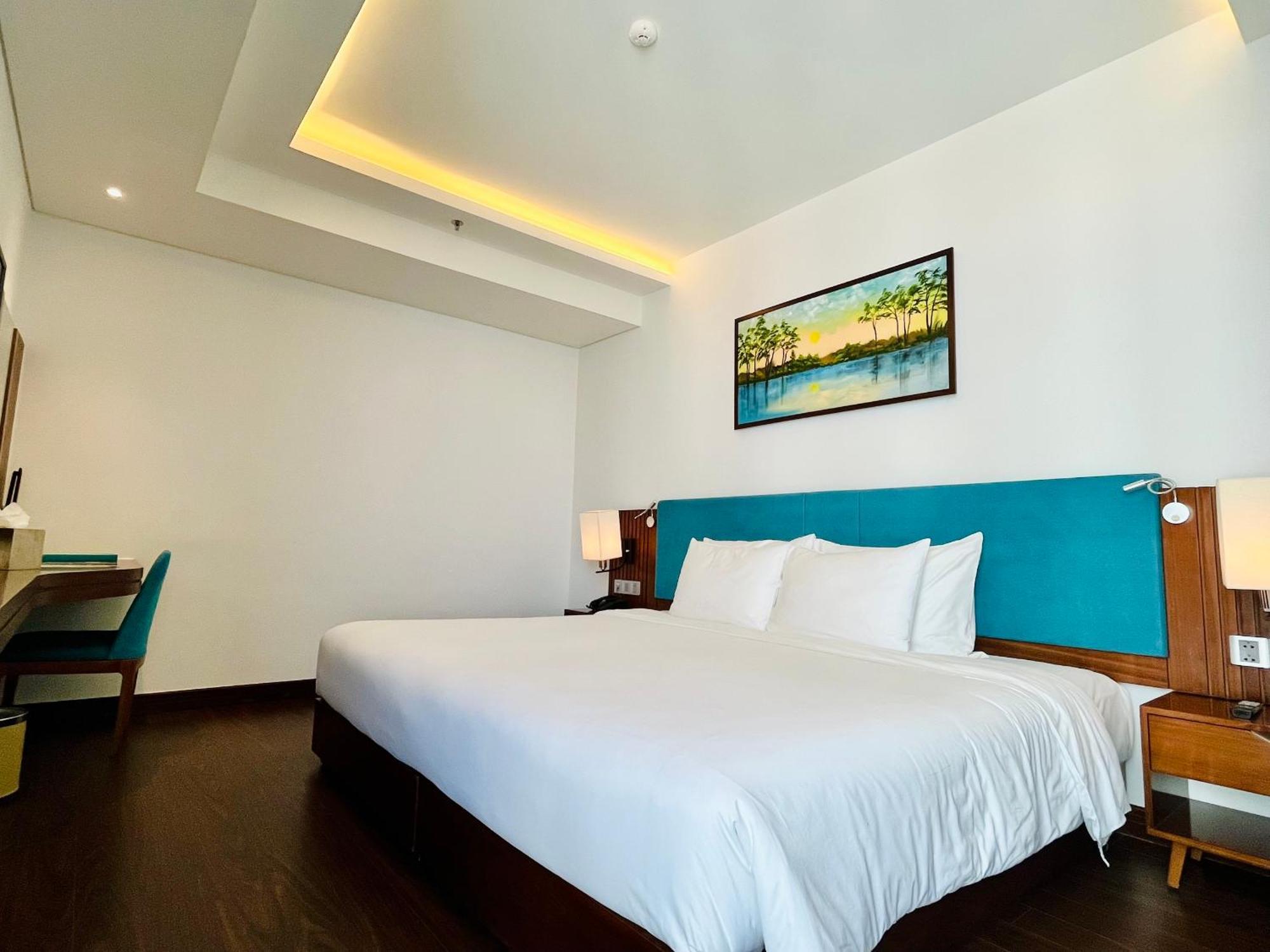 Maximilan Danang Beach Hotel Dış mekan fotoğraf