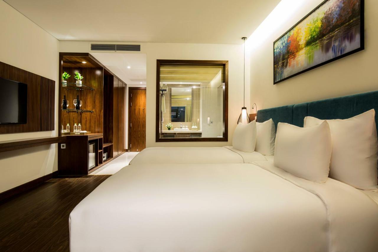 Maximilan Danang Beach Hotel Dış mekan fotoğraf