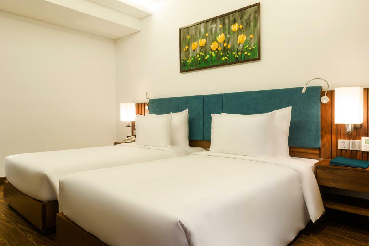 Maximilan Danang Beach Hotel Dış mekan fotoğraf