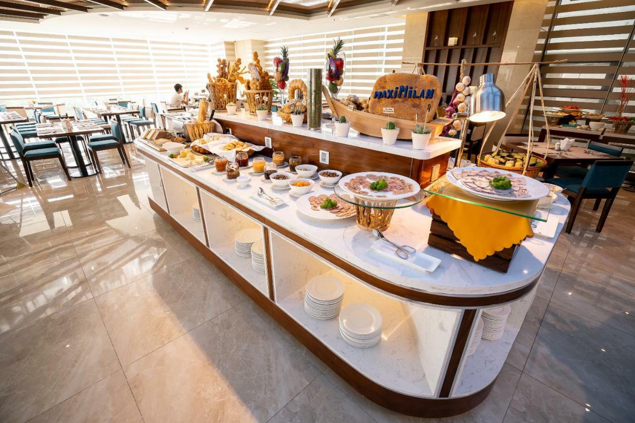 Maximilan Danang Beach Hotel Dış mekan fotoğraf
