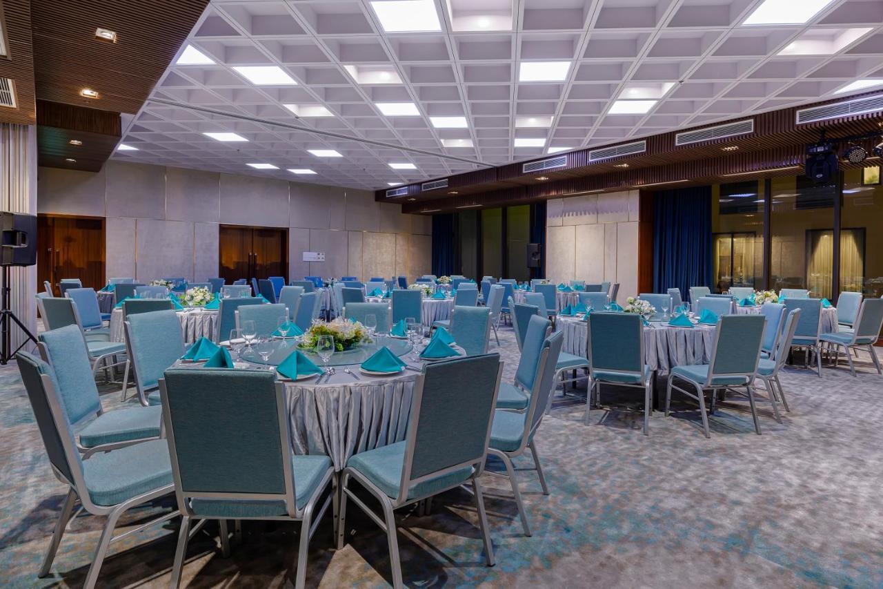 Maximilan Danang Beach Hotel Dış mekan fotoğraf