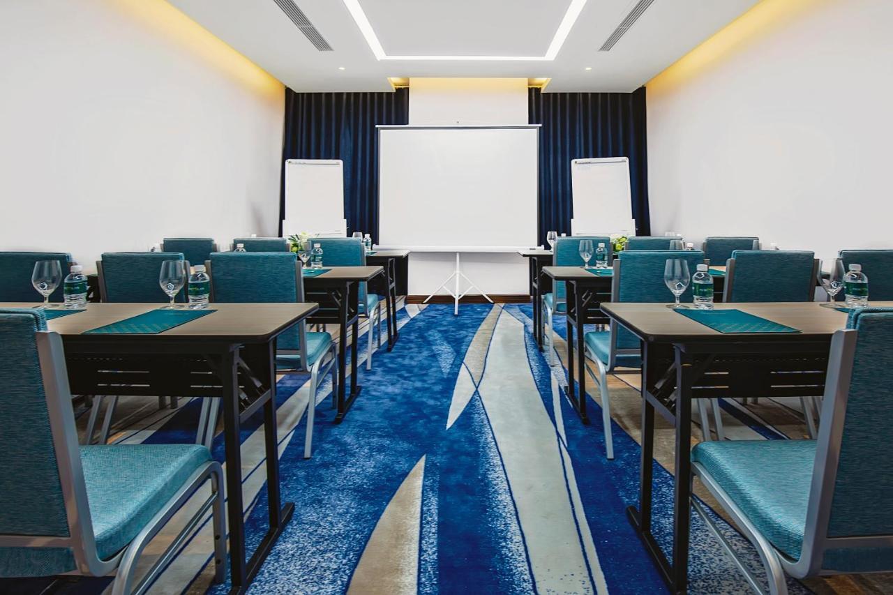 Maximilan Danang Beach Hotel Dış mekan fotoğraf